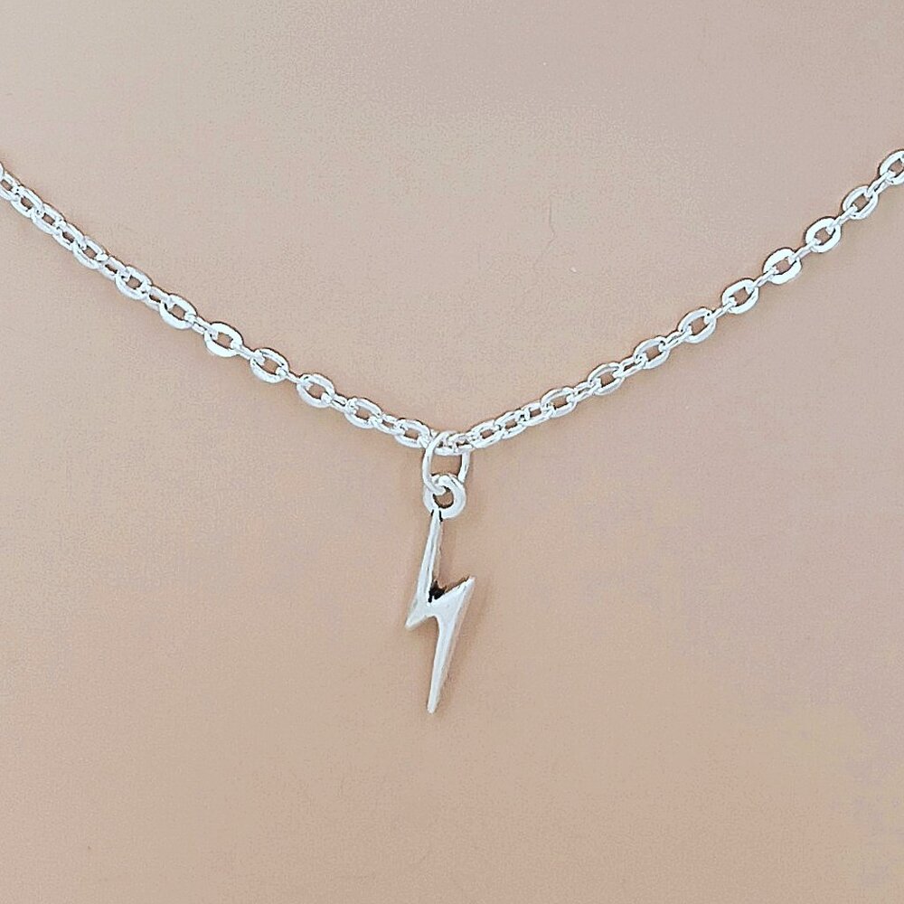 Necklace Silver Lightning Bolt Charm on Cable Chain Minimal Jewelry 9005-336